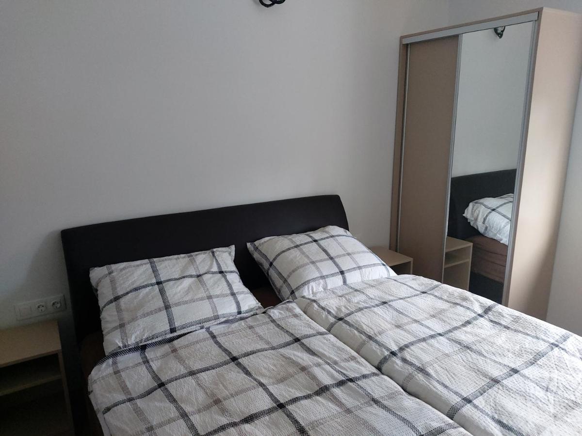 Ilona Apartmanház Siófok Esterno foto