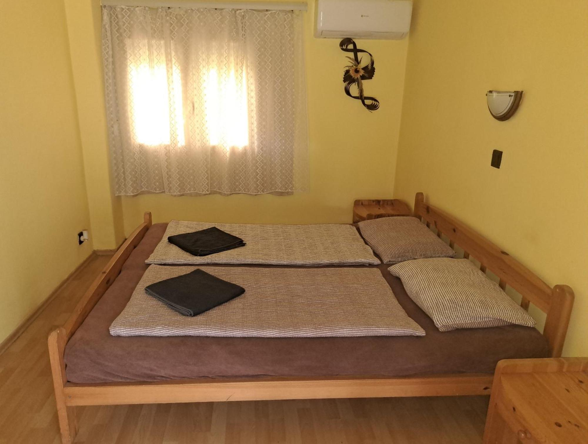 Ilona Apartmanház Siófok Esterno foto