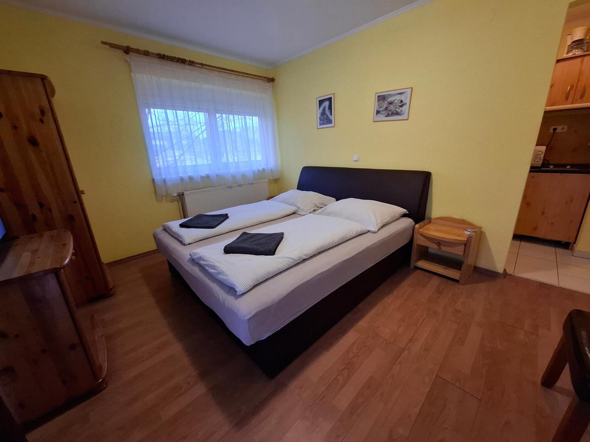 Ilona Apartmanház Siófok Esterno foto