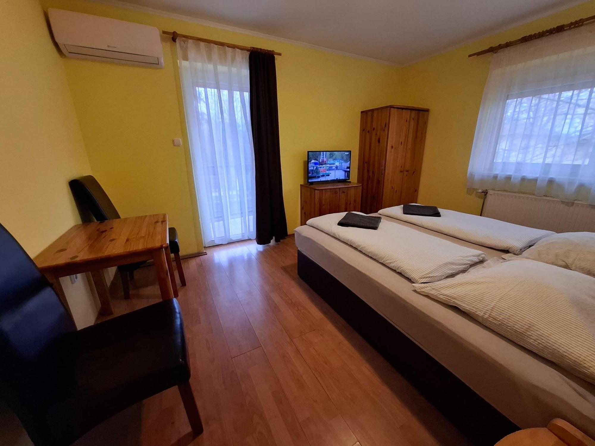 Ilona Apartmanház Siófok Esterno foto
