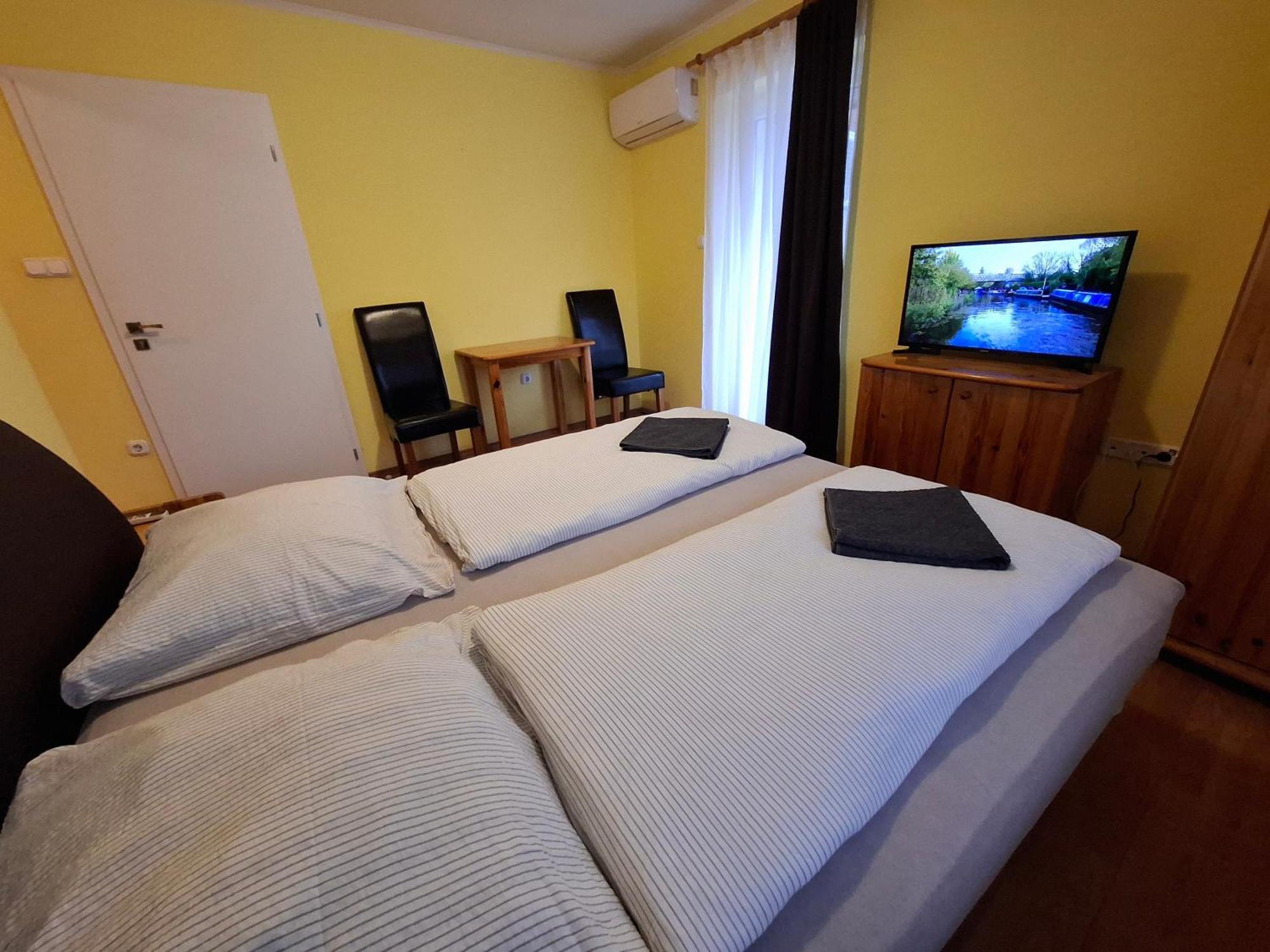 Ilona Apartmanház Siófok Esterno foto