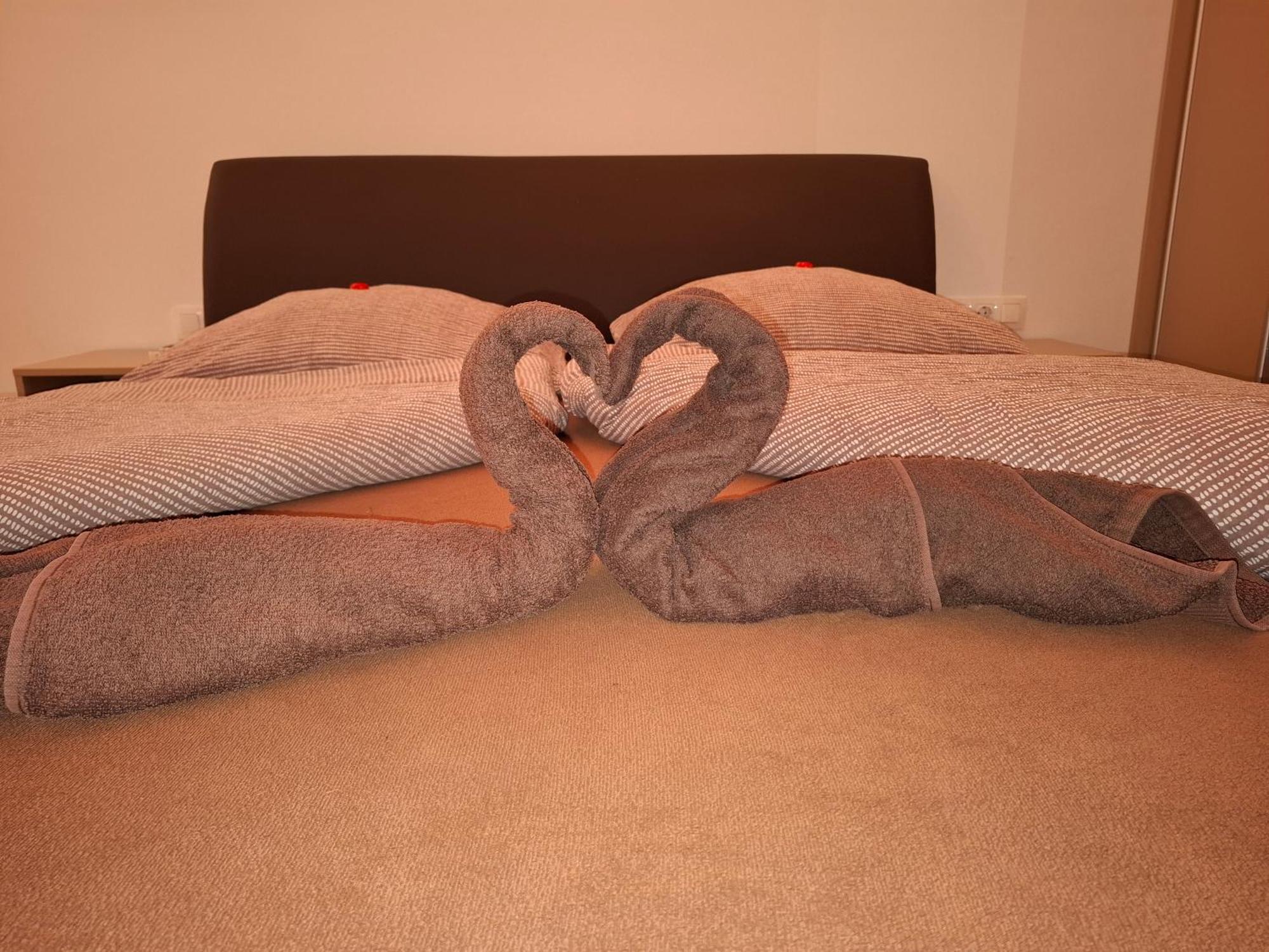 Ilona Apartmanház Siófok Esterno foto
