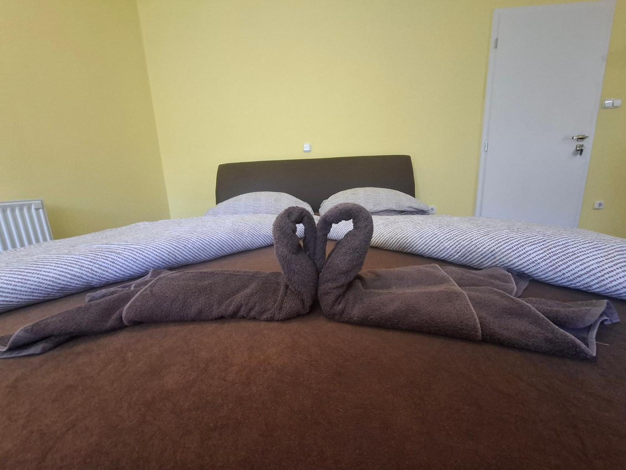 Ilona Apartmanház Siófok Esterno foto