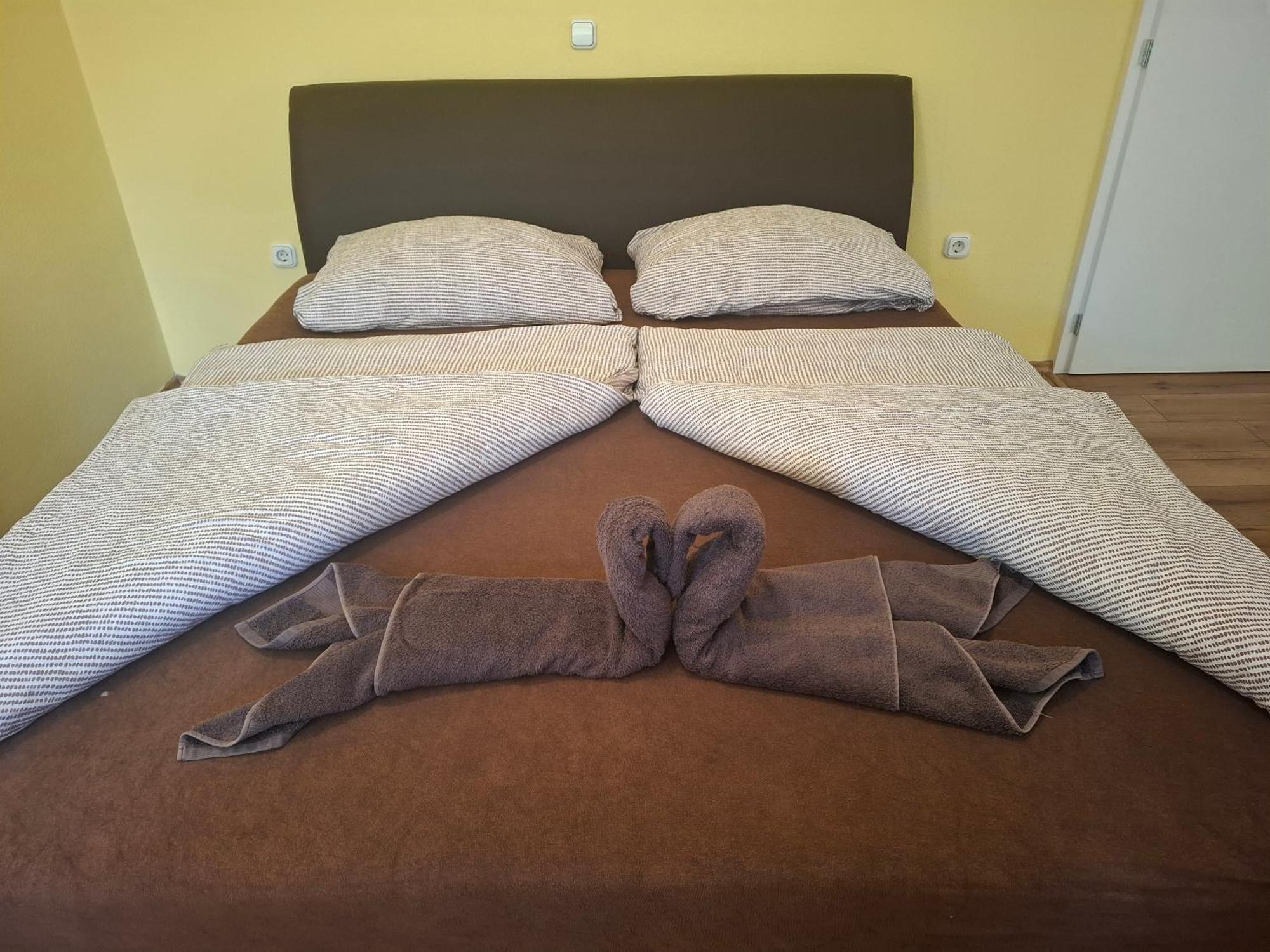 Ilona Apartmanház Siófok Esterno foto