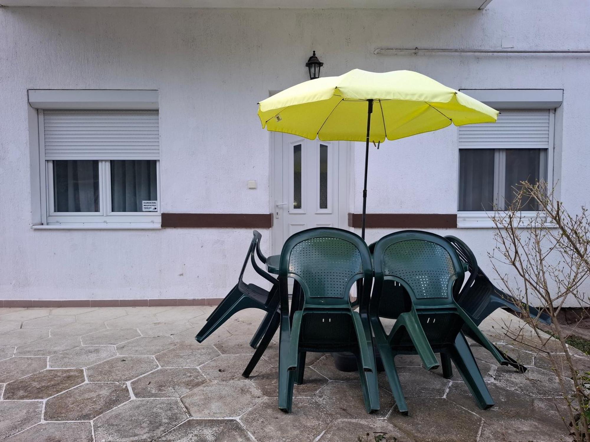 Ilona Apartmanház Siófok Esterno foto