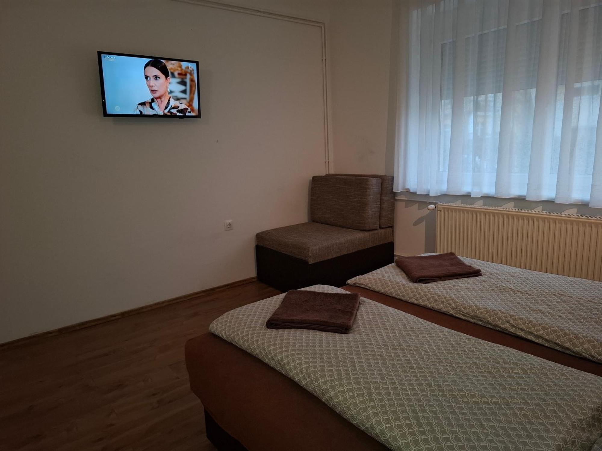 Ilona Apartmanház Siófok Esterno foto