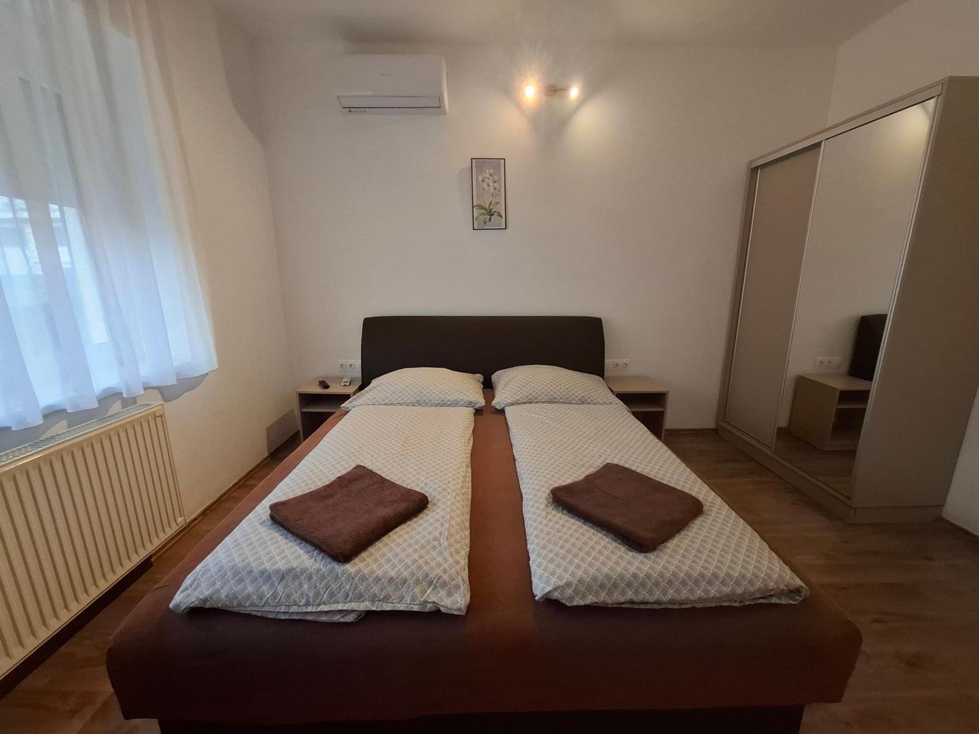 Ilona Apartmanház Siófok Esterno foto