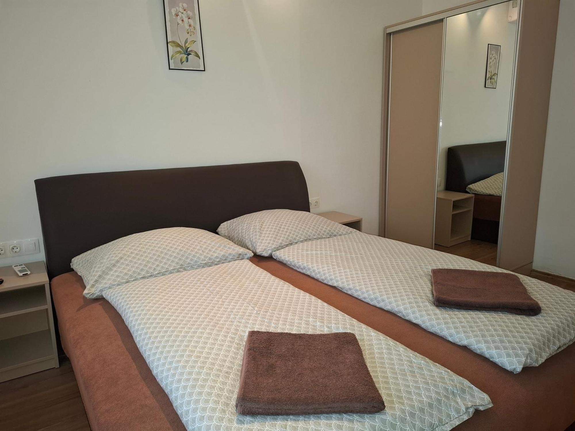 Ilona Apartmanház Siófok Esterno foto