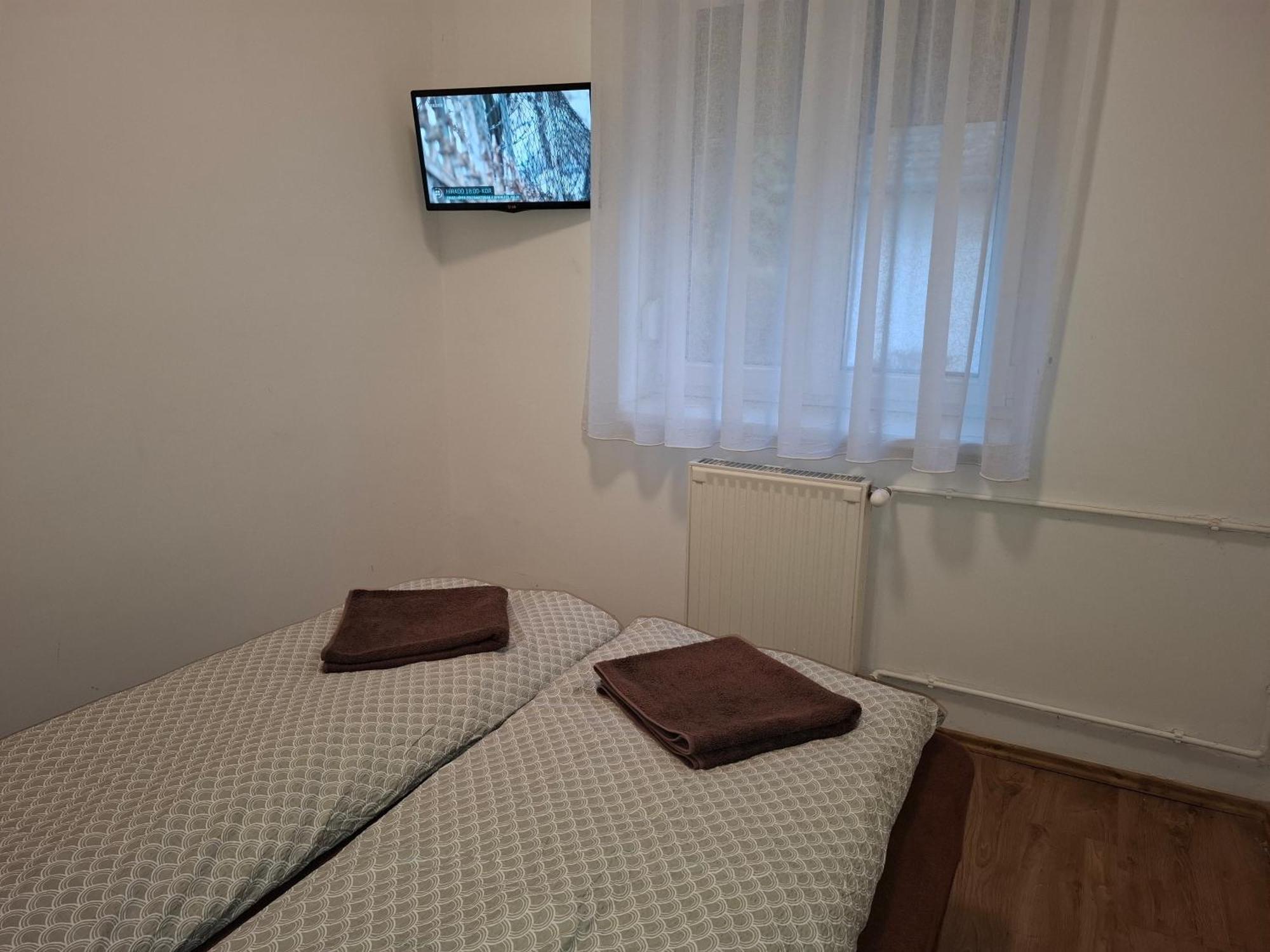 Ilona Apartmanház Siófok Esterno foto