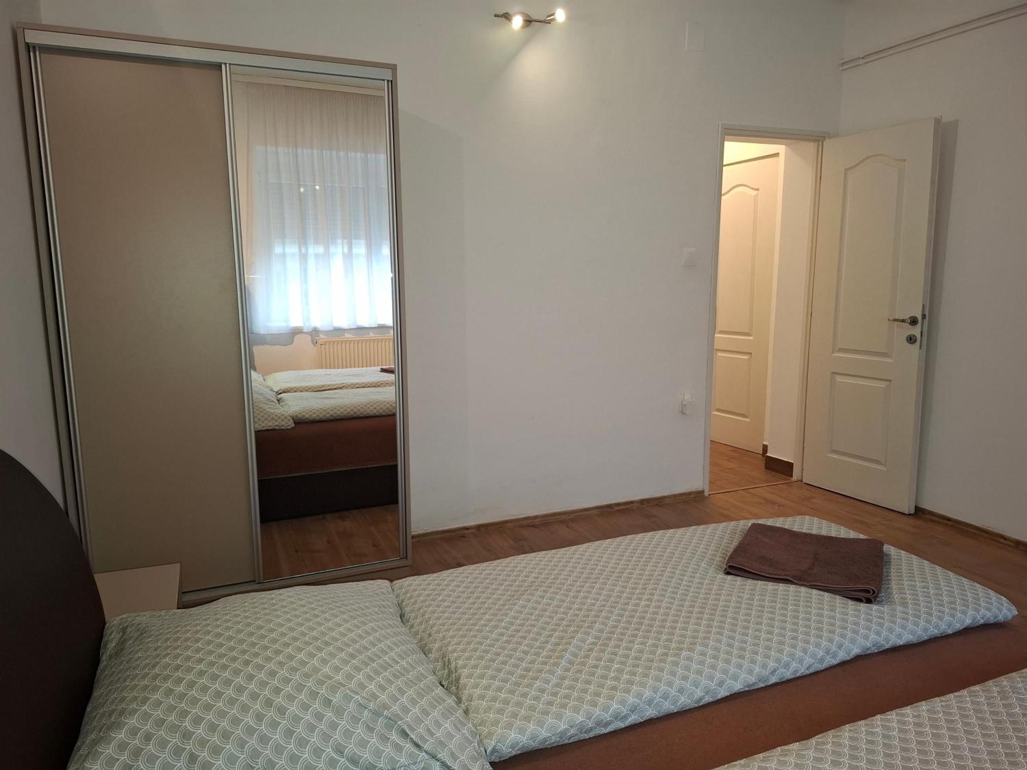Ilona Apartmanház Siófok Esterno foto