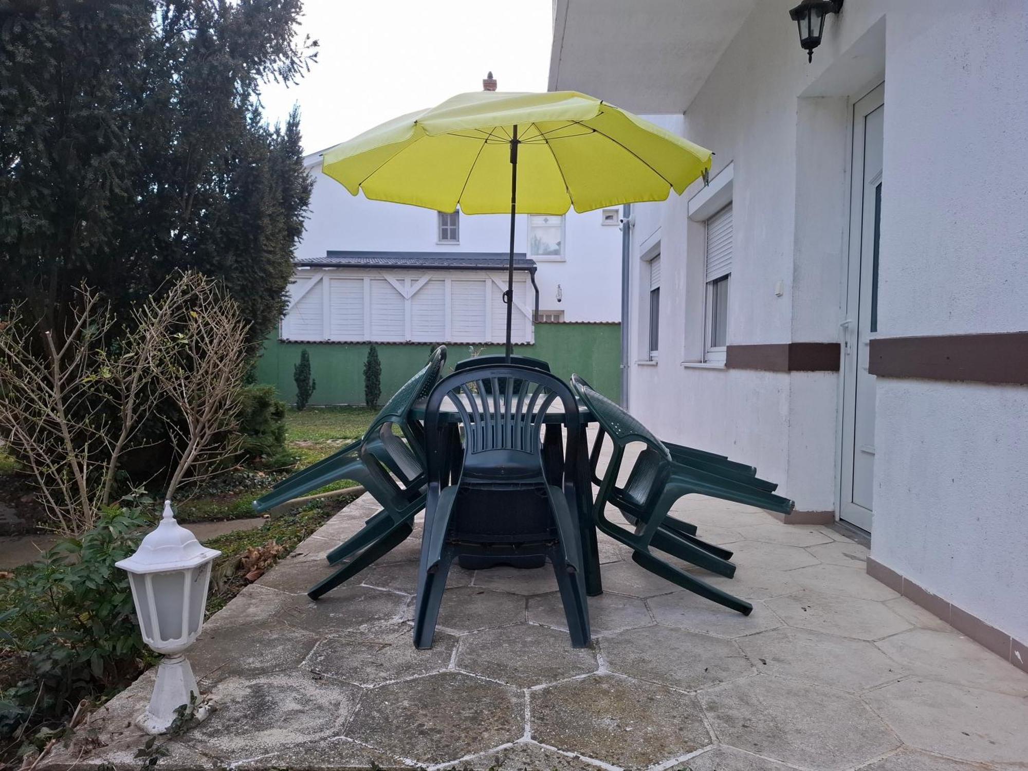 Ilona Apartmanház Siófok Esterno foto