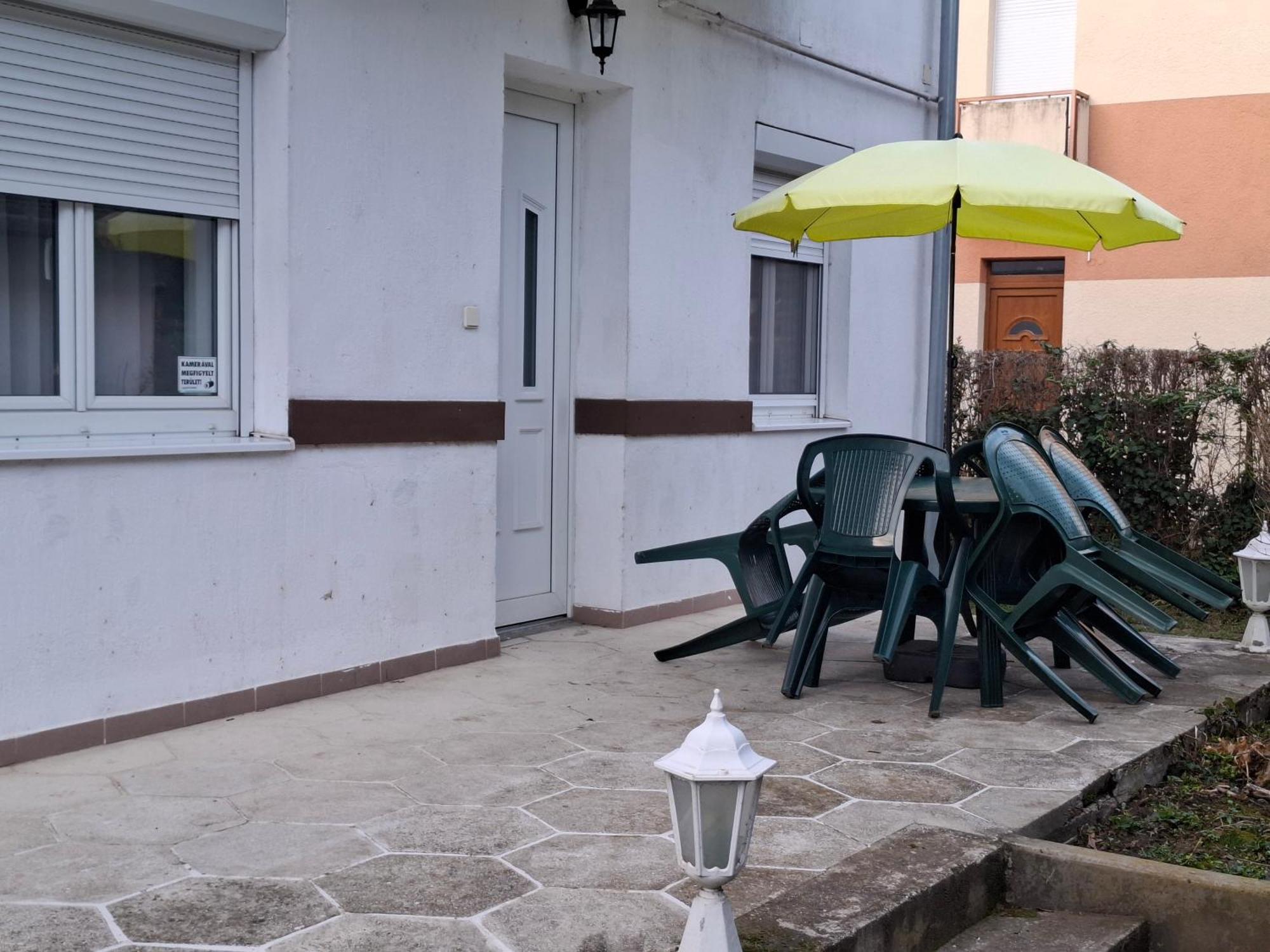 Ilona Apartmanház Siófok Esterno foto