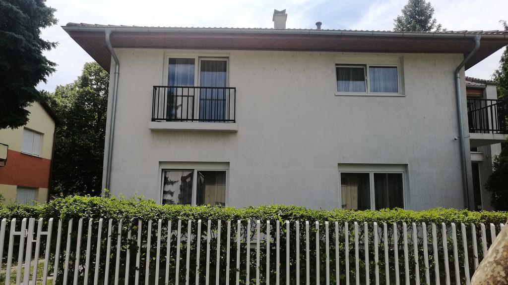 Ilona Apartmanház Siófok Esterno foto