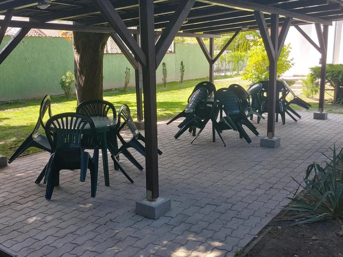 Ilona Apartmanház Siófok Esterno foto