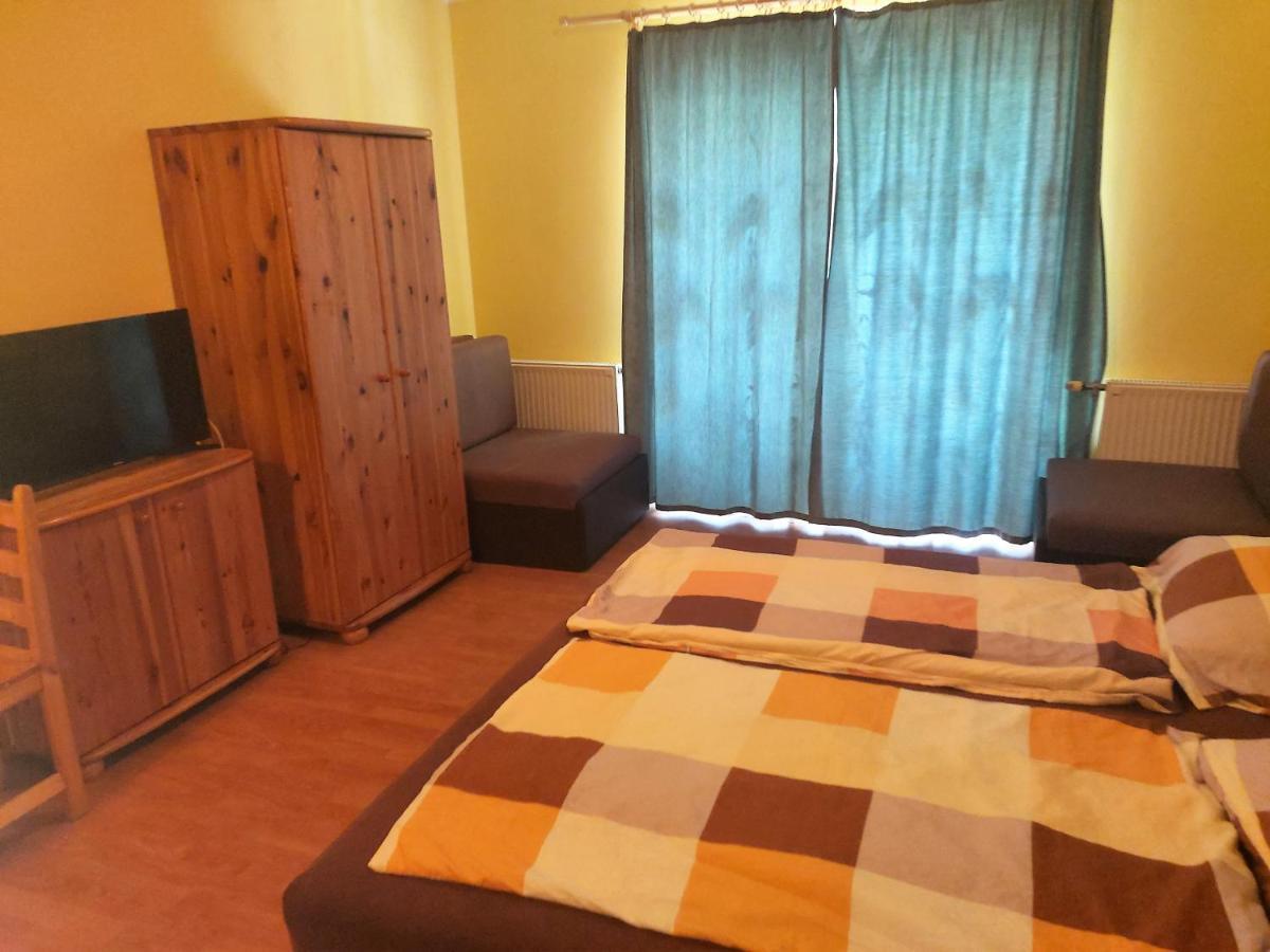 Ilona Apartmanház Siófok Esterno foto